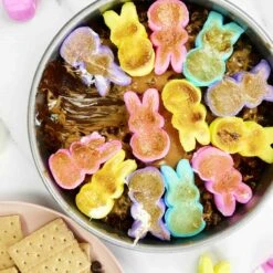 USA Pan Round Cake Pan -Sous Chef Sales Boutique UP0003BUSAPanRoundCakePan 9Lifestyle