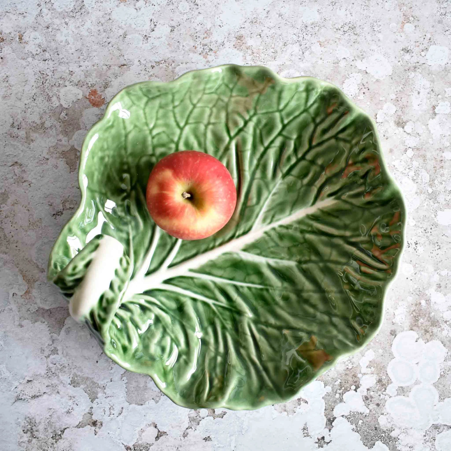 Bordallo Pinheiro Curved Cabbage Leaf Dish 25cm 2 Bordallo Pinheiro Curved Cabbage Leaf Dish 25cm - Image 2