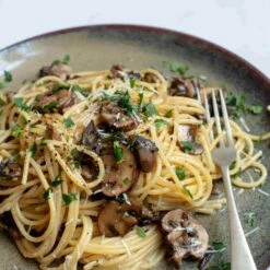 Lagoa Dinner Plate 24cm -Sous Chef Sales Boutique lifestyle 0027 dried mushroom spaghetti lagoa close up 0c9ea325 81c6 4770 98ae 7c4ae63de2b9